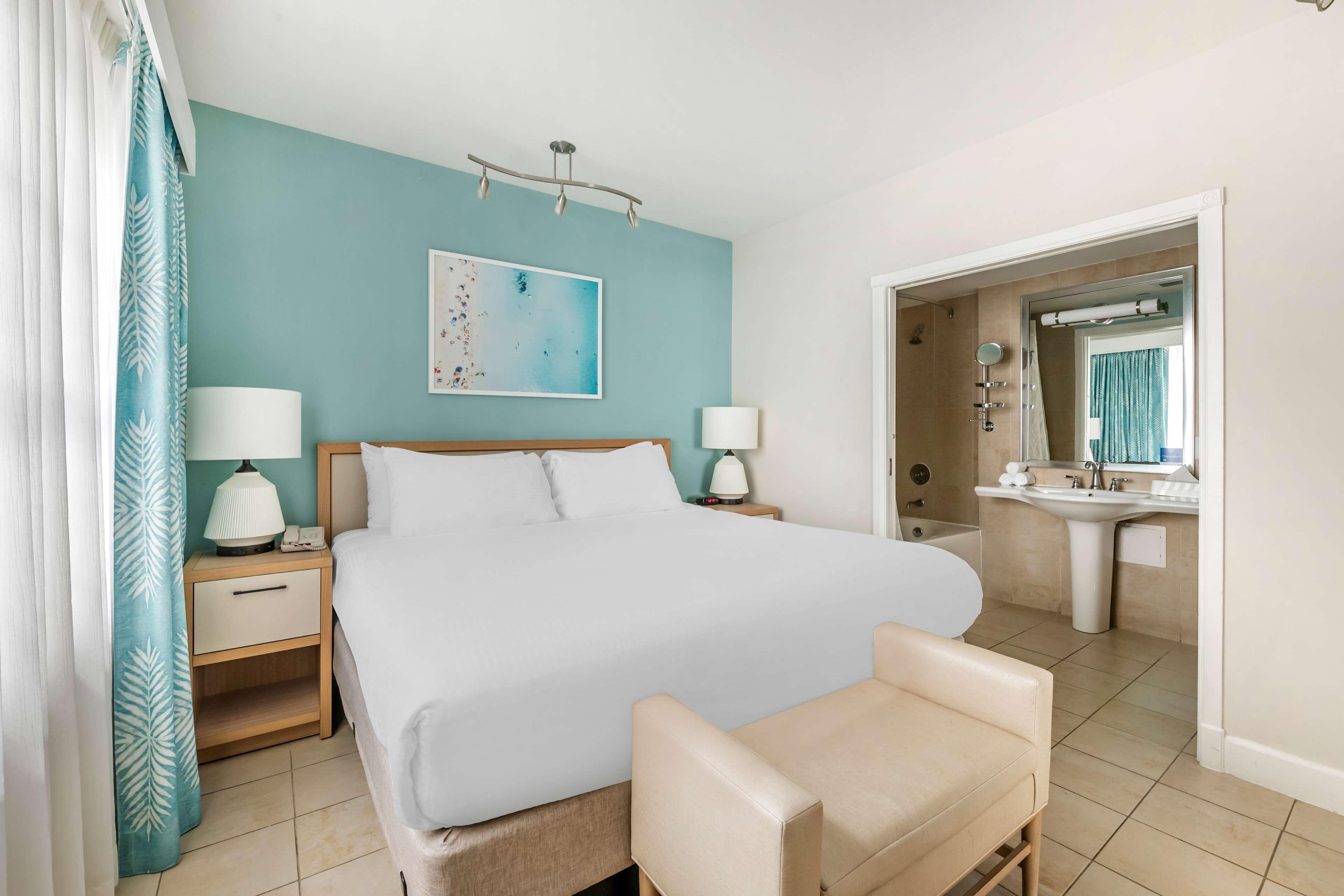 One-Bedroom King Suite Sofa Bed Ocean View